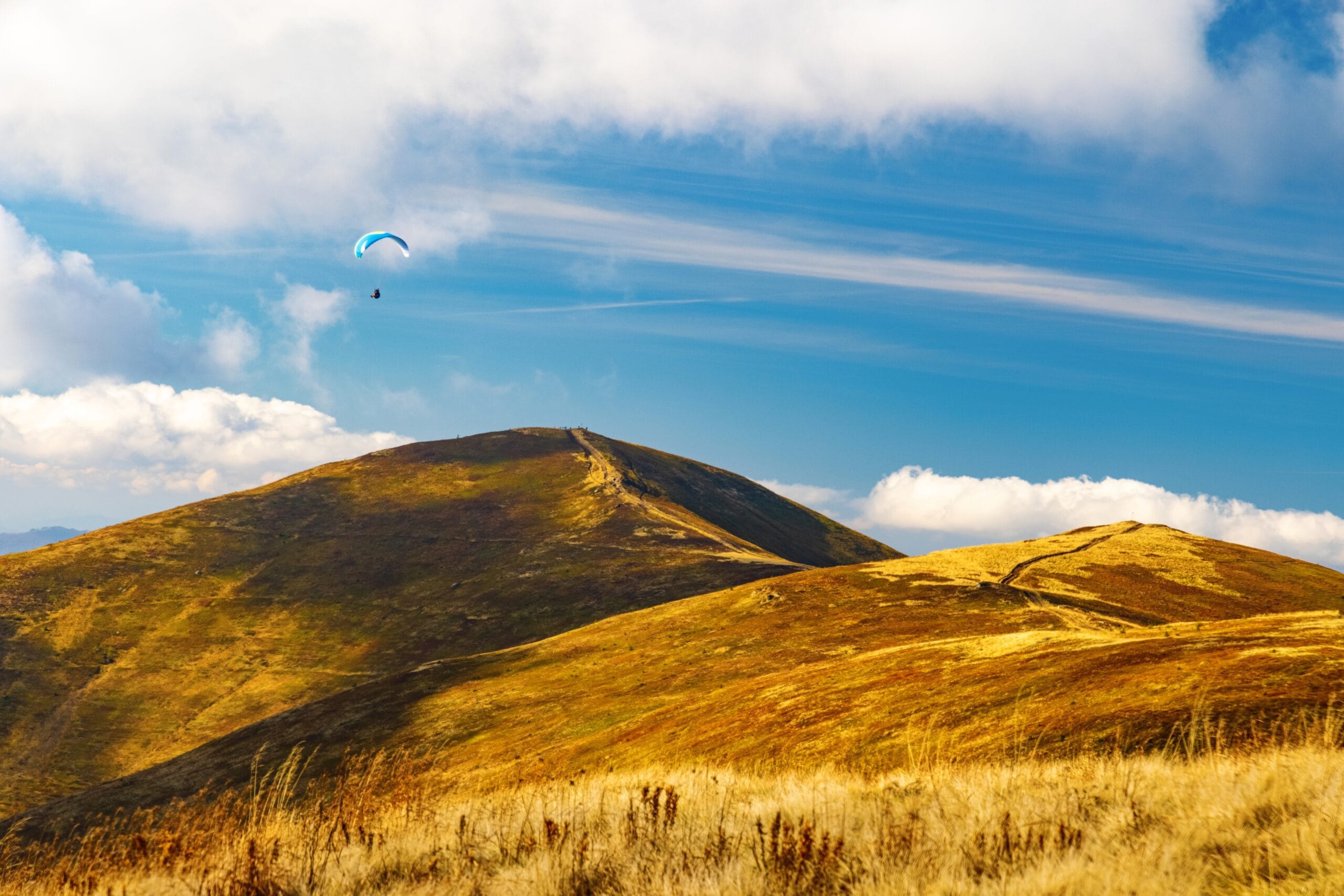 Yamaç Paraşütü Hangi Aylarda Yapılır 